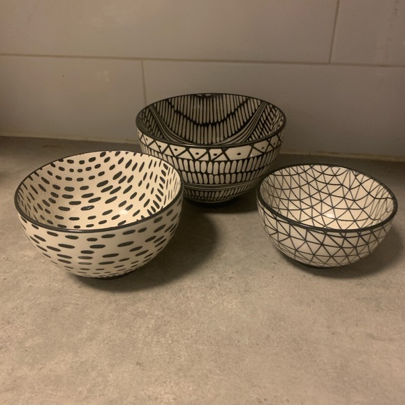 Short Stories Nesting Bowls Black/White Pattern - Picture 2 of 4